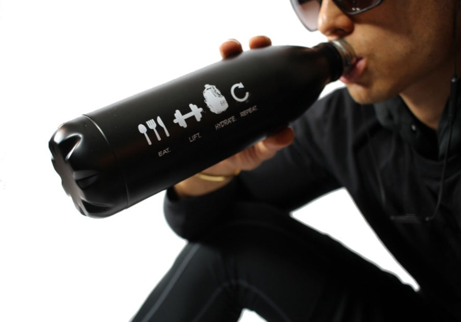 Black EAT LIFT HYDRATE REPEAT 25 oz Vacuum Bottle